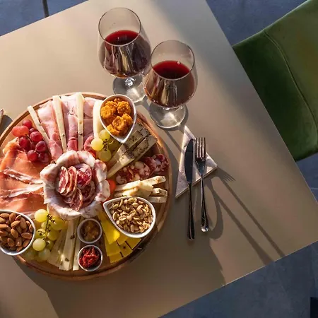 ベッド・アンド・ブレックファスト Divina Charme マスカルチーア