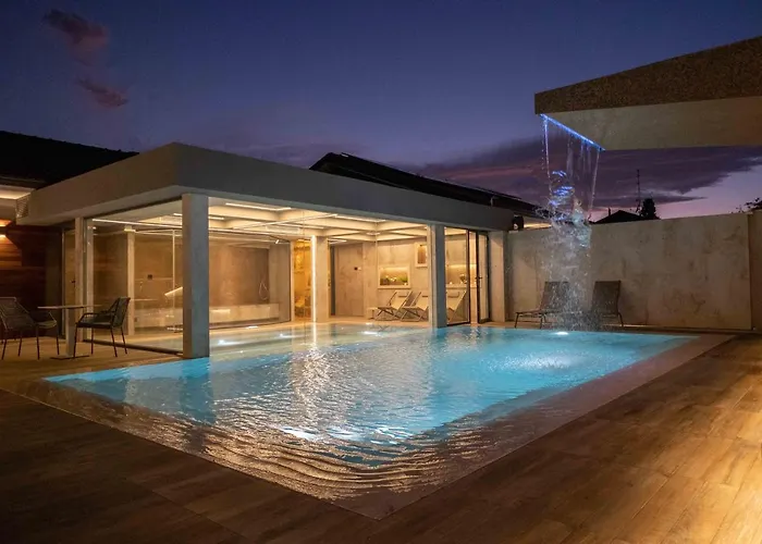 فندق مبيت وإفطار Divina Charme 5*