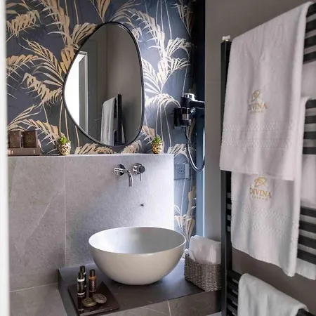 Divina Charme Bed & Breakfast 5*